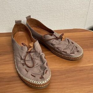 NWOB Spring Step Berna Whip Stitching Taupe SlipOn Loafer Women Size 40/US9.5-10